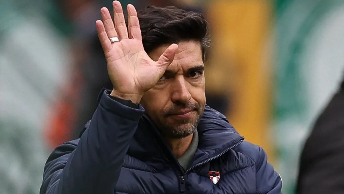 Abel Ferreira joga a toalha e diz que Brasileirão está "entregue" ao Flamengo