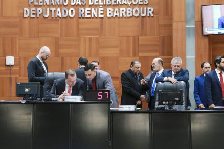 AL aprova em 1º votação reajuste de 6,8% para servidores do TJ