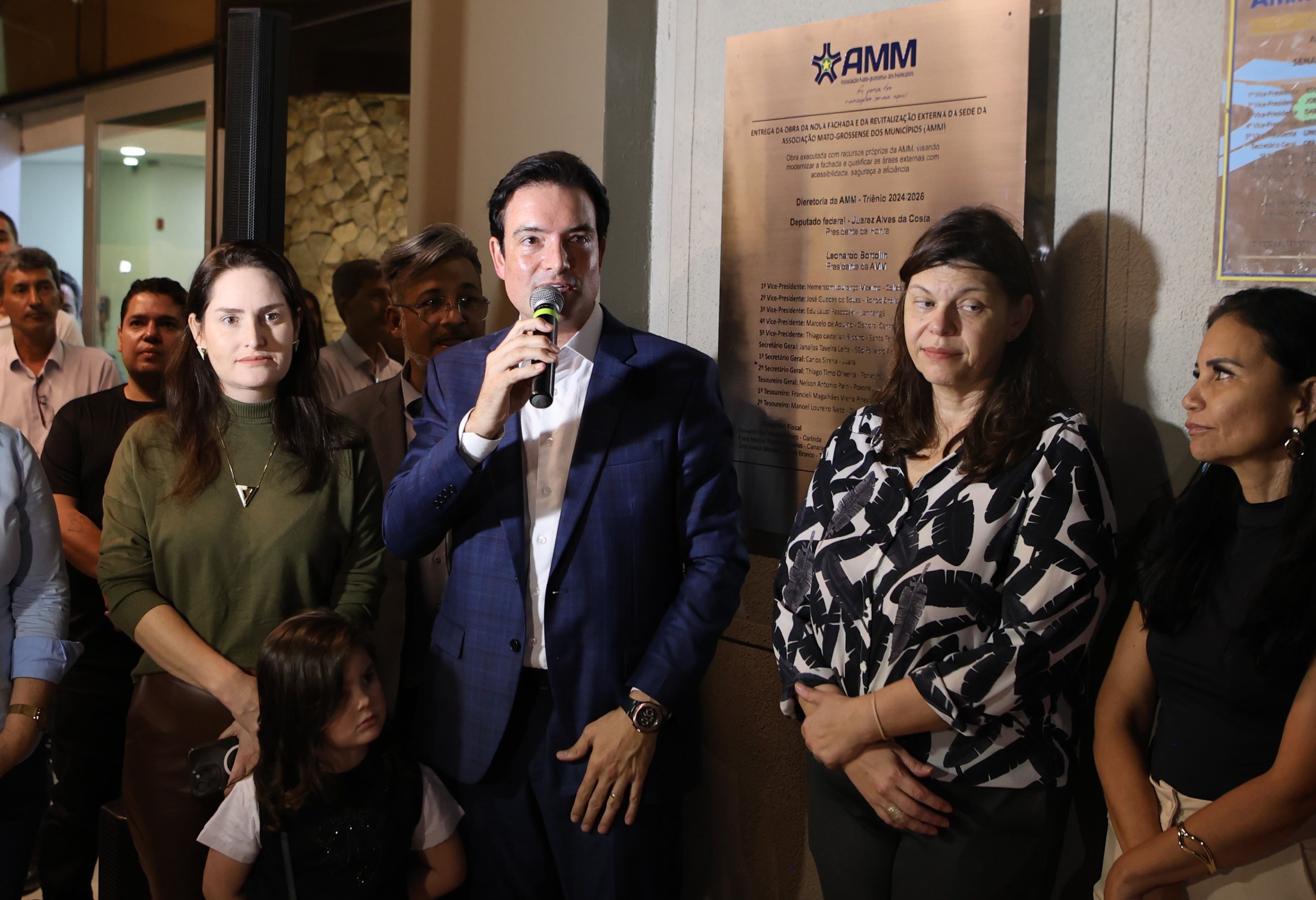 AMM inaugura nova fachada e reforça compromisso com os municípios