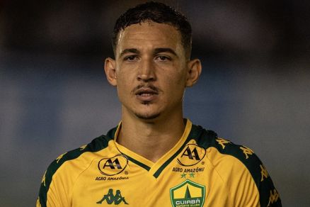 Artilheiro do Cuiabá sofre lesão e está fora da temporada