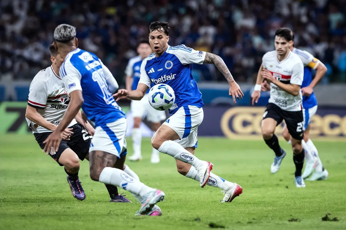 Brasileirão: veja as chances de título de Flamengo, Palmeiras e Cruzeiro