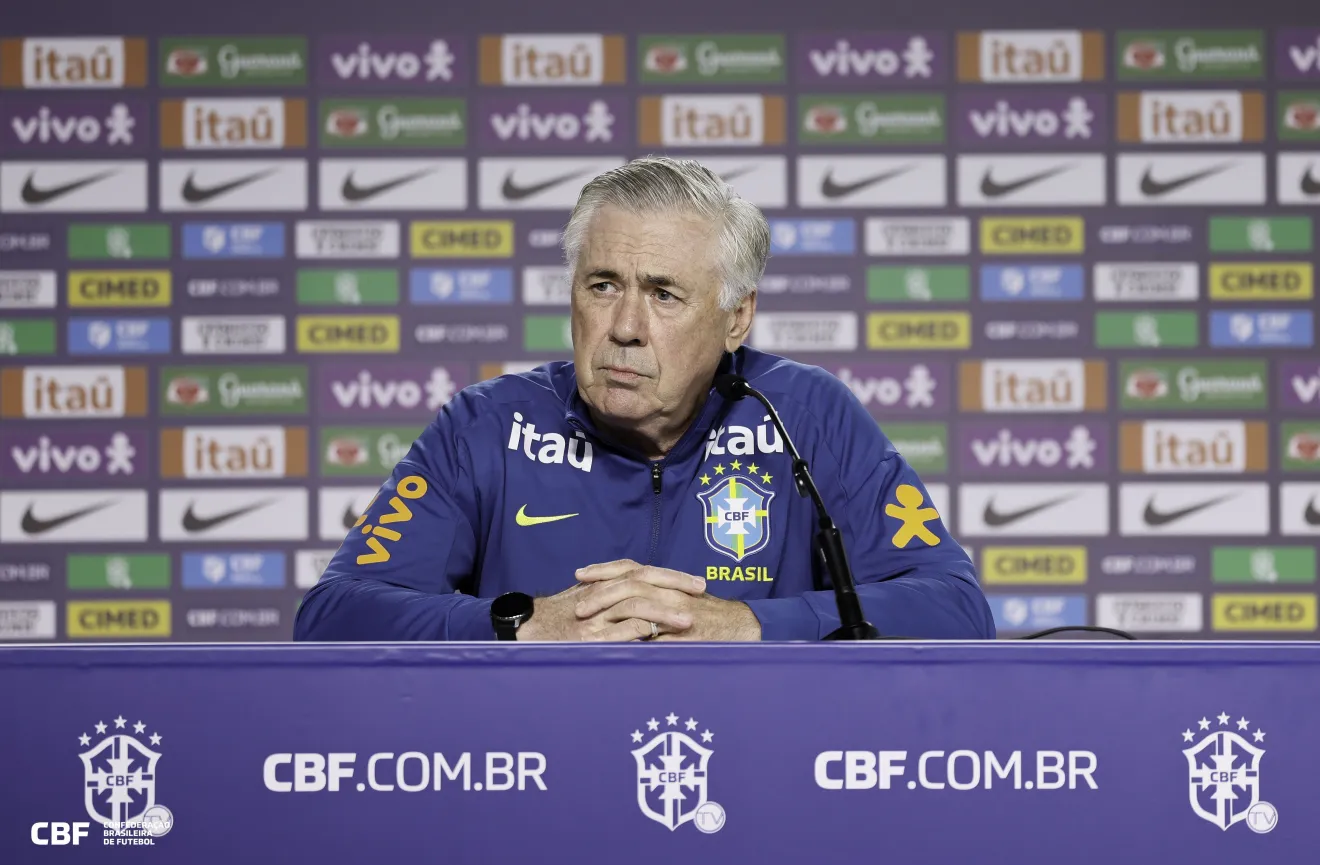 Carlo Ancelotti responde declaração de Neymar: "É uma decisão técnica"