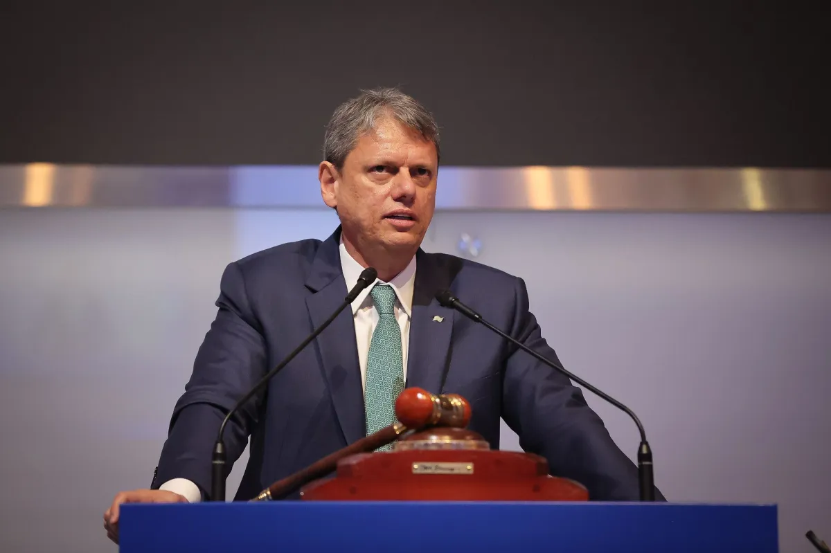 Centrão apoia Tarcísio na anistia, mas mantém cargos no governo Lula