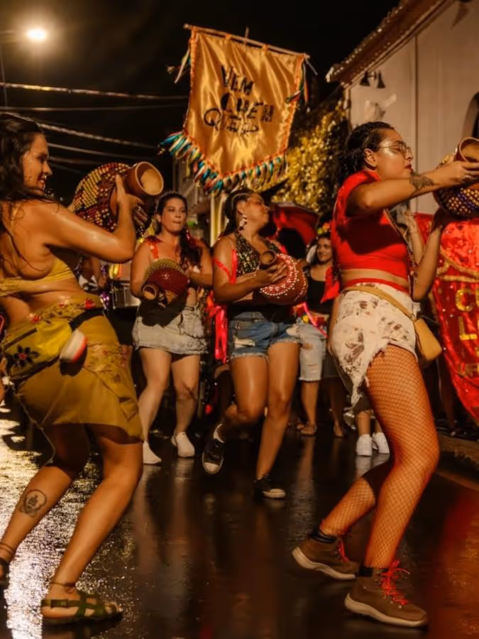  Cordão Carnavalesco Vem Quem Quer faz Centro Histórico virar festa em Cuiabá