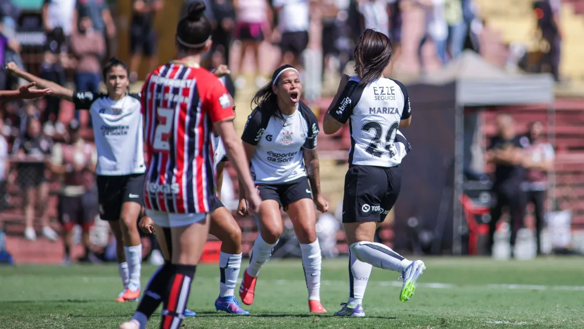 Corinthians empata com o São Paulo e avança à final do Brasileiro Feminino