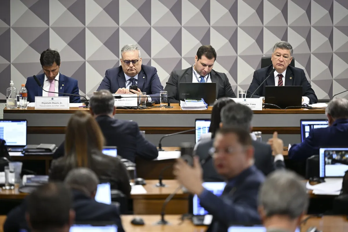 CPMI ouve dirigente de associação citada no escândalo do INSS