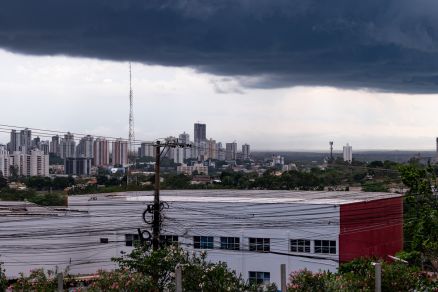  Cuiabá e Chapada terão fim de semana com chuva e calor de 35°C