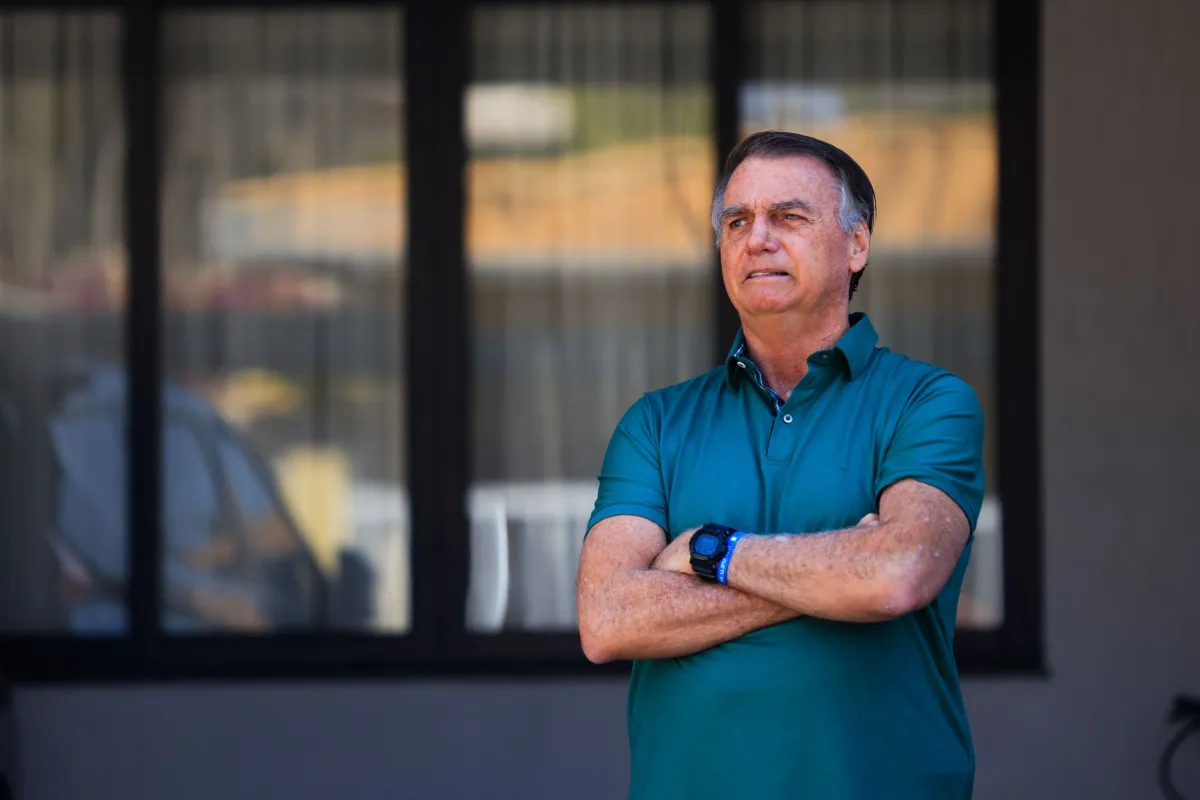 Defesa de Bolsonaro reitera ao STF pedido pelo fim da prisão domiciliar