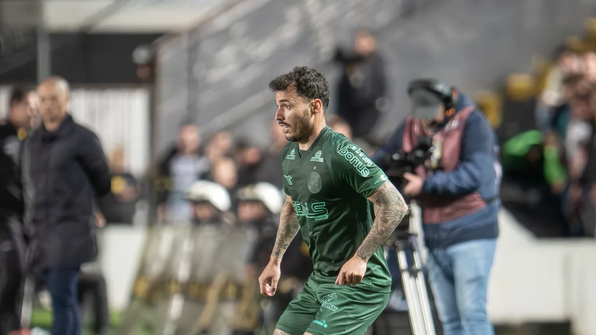 Diretor do Goiás ameaça Zeca, do Coritiba: "Vou estragar a carreira dele"