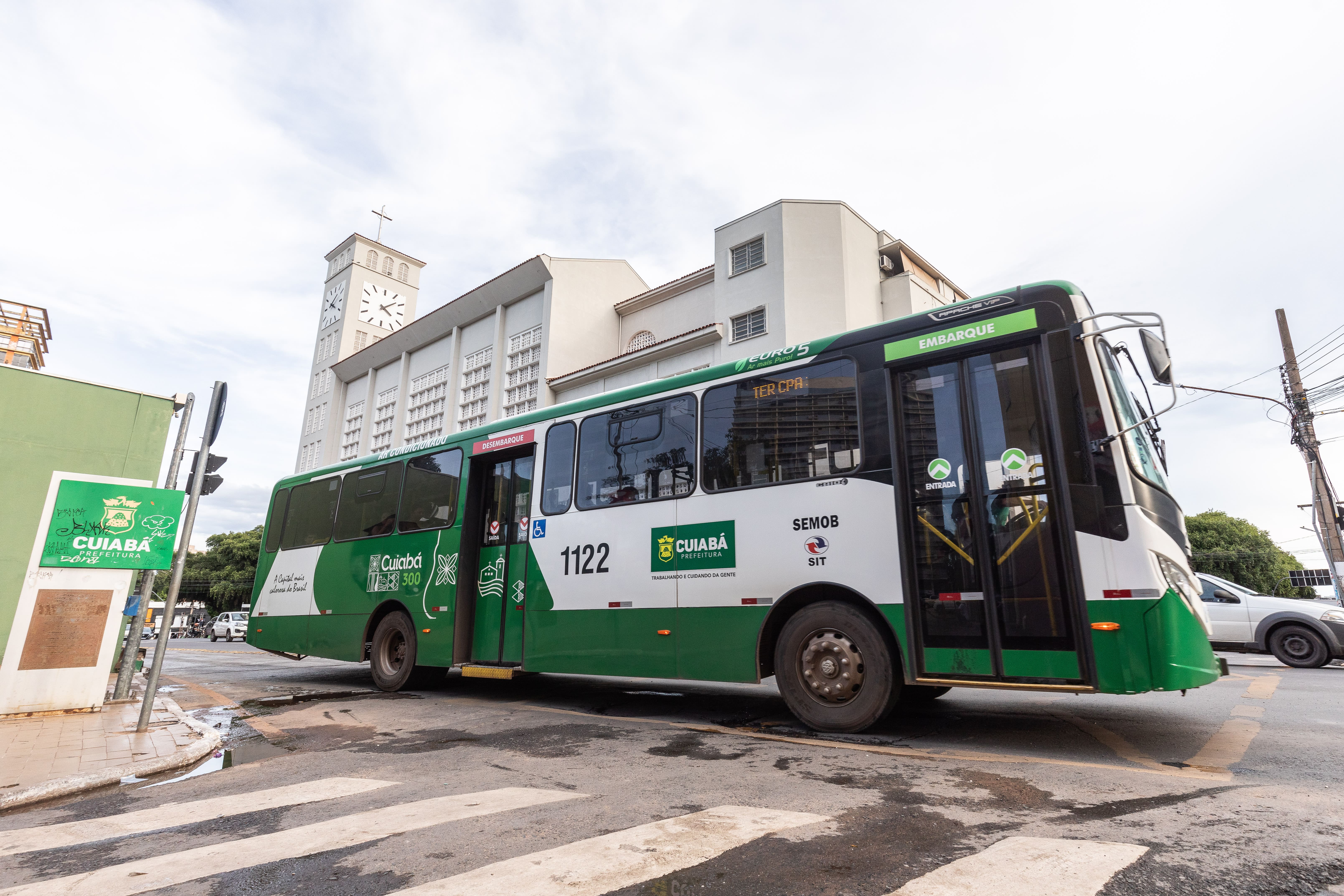 Duas linhas do transporte coletivo terão mudanças de itinerário a partir de segunda