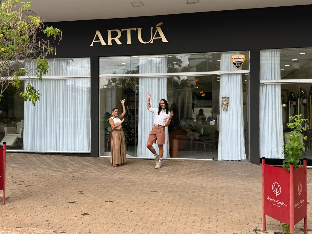  Empreendedores transformam espaço em salão moderno em três meses com apoio da Desenvolve MT