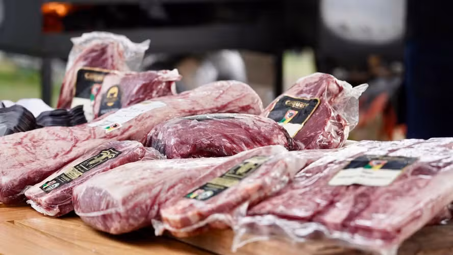  Exportação de carne Angus certificada cresceu 260% e bateu recordes em 2025