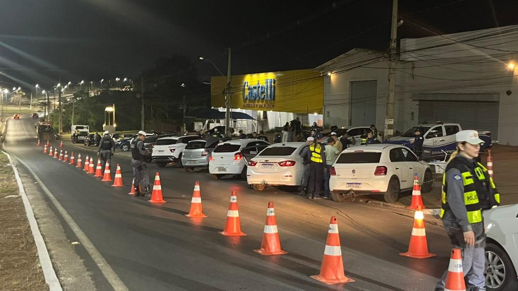  Fiscalização da Lei Seca prende 13 condutores embriagados na madrugada deste sábado (4)