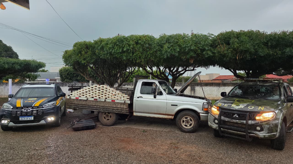  Gefron e PRF apreendem 78 quilos de cocaína escondidos em tanque de combustível de caminhonete