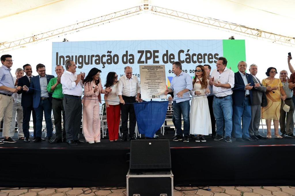 Governo de MT inaugura ZPE de Cáceres após mais de 30 anos de espera