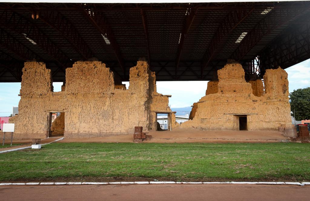 Governo de MT lança licitação para levar asfalto de Vila Bela até a fronteira com a Bolívia