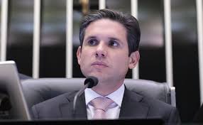 Hugo Motta rompe relação institucional com Lindbergh Farias, líder do PT