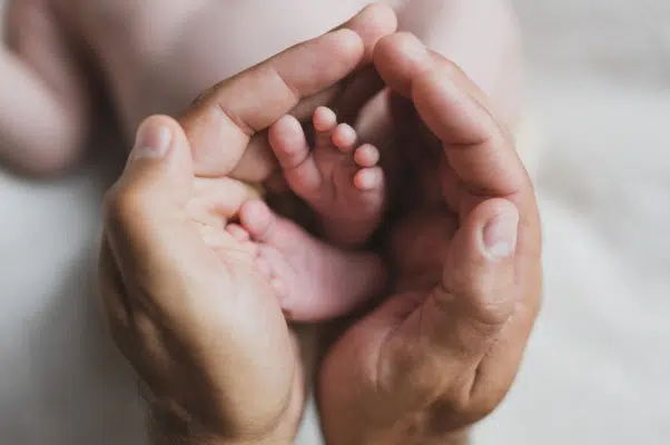 Juiz reconhece dupla maternidade de criança em MG