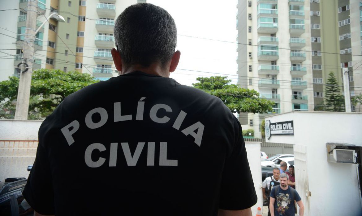 Lei do Rio que paga policiais por morte de suspeitos é afronta à Constituição, dizem criminalistas