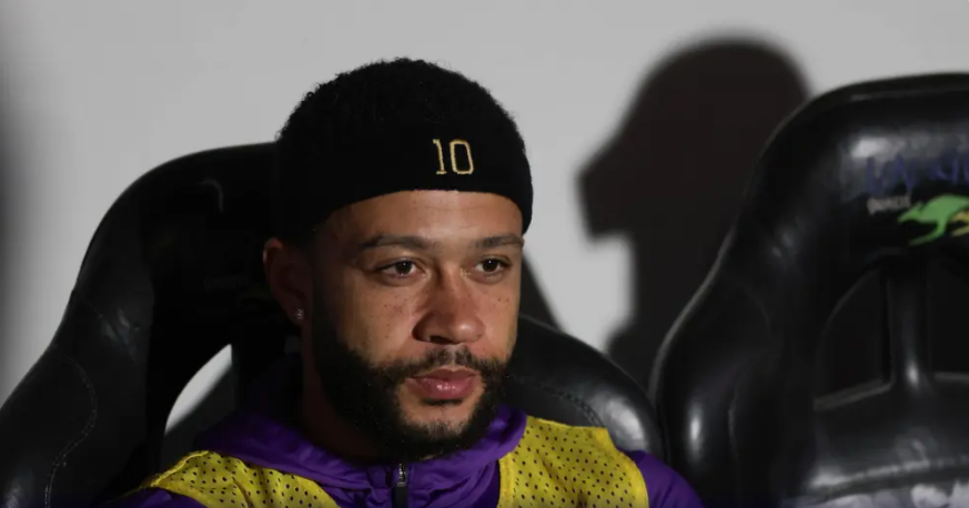 "Mata o jogo": dispara Memphis, do Corinthians, contra gramado sintético