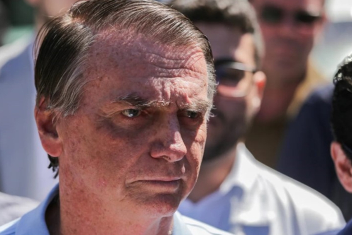  Michelle anuncia que nova cirurgia em Bolsonaro foi concluída: “Graças a Deus”