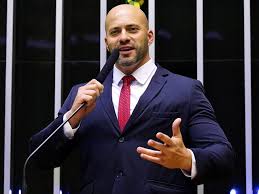 Moraes concede progressão para regime aberto de Daniel Silveira