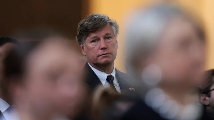 Moraes 'não conhece limites', diz embaixada dos EUA após Bolsonaro preso