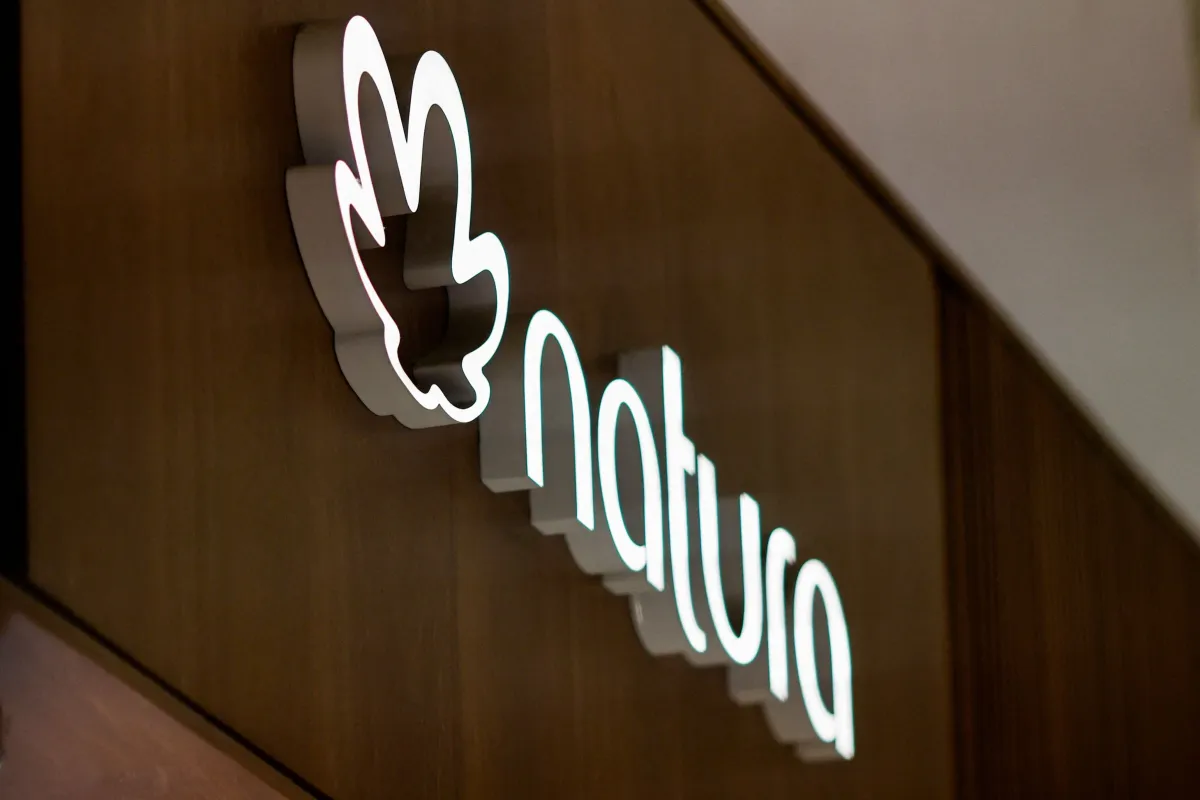 Natura faz acordo para vender Avon International por 1 libra