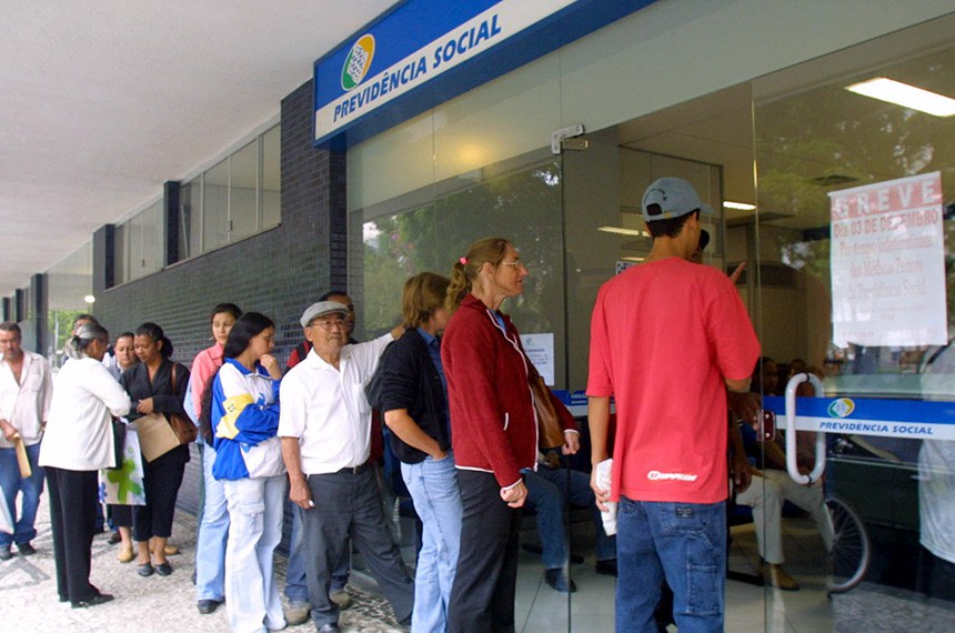  Nova lei proíbe descontos associativos em benefícios do INSS