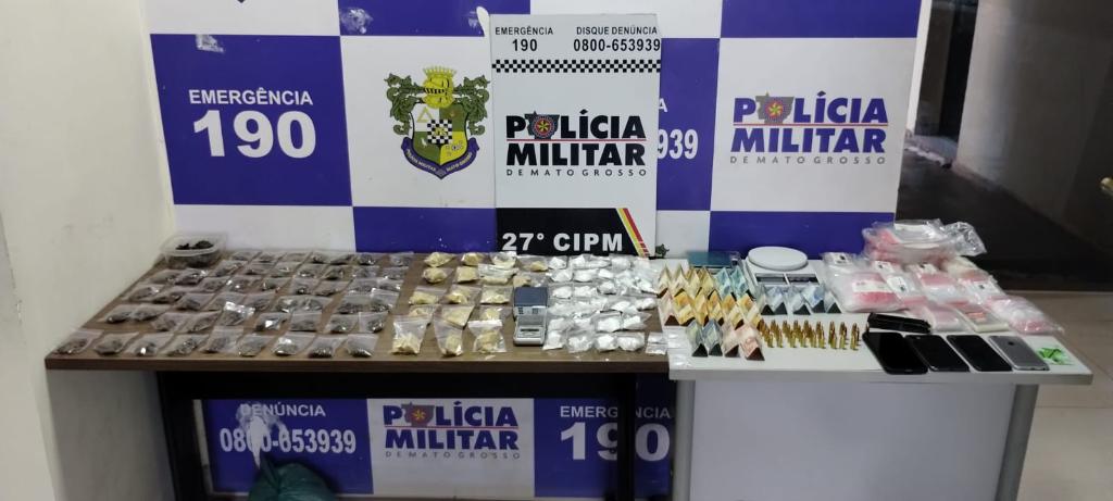  PM prende dupla de faccionados por tráfico e apreende porções de super maconha e cocaína