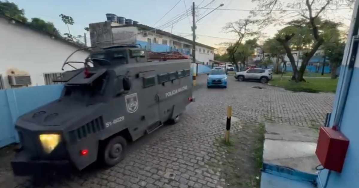  Polícia faz operação contra o Comando Vermelho na zona Oeste do Rio