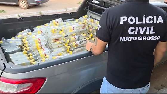  Polícia investiga presença de metanol em lote de 500 garrafas de pinga falsa em fábrica clandestina