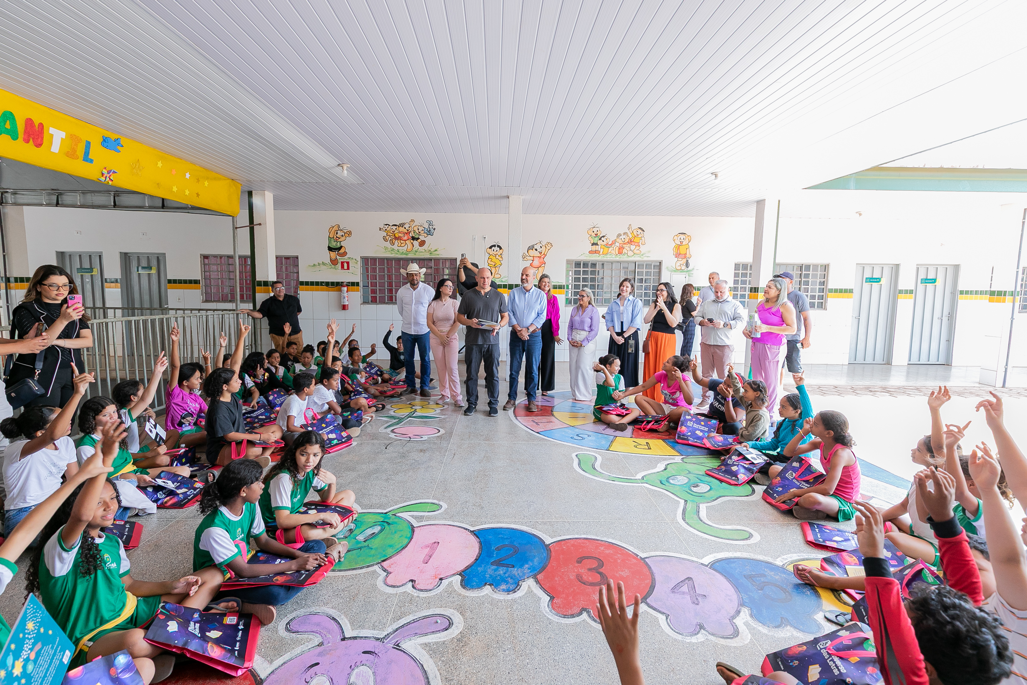 Prefeito anuncia “Pix do Dia do Professor” como forma de homenagem aos profissionais da Educação