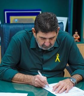 Projeto de Dr. João que trata sobre depressão pós-parto, ansiedade e burnout materno é aprovado em 1ª votação na ALMT