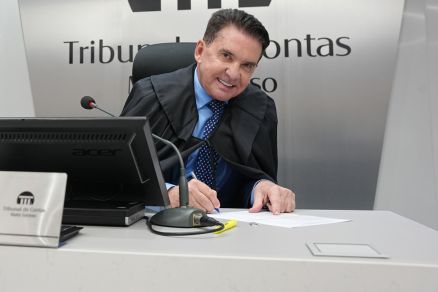Sérgio Ricardo é empossado e vai conduzir TCE-MT até 2027