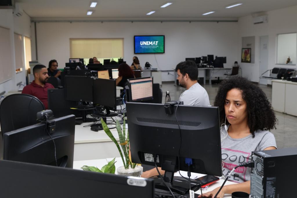  Unemat consolida política de qualificação com oferta de cursos de pós-graduações para servidores