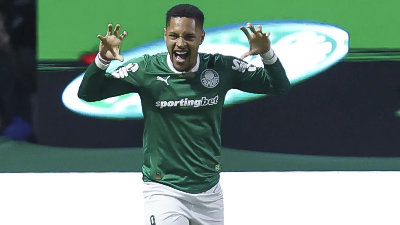 Vitor Roque brilha, e Palmeiras goleia o Internacional pelo Brasileirão